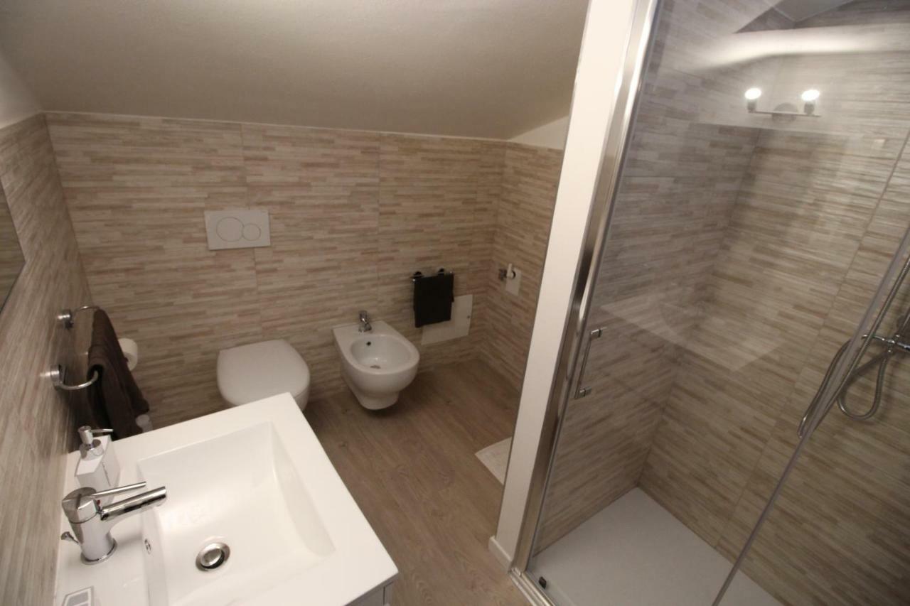 La Mansarda Di Juliette Apartment Desenzano del Garda Exterior foto