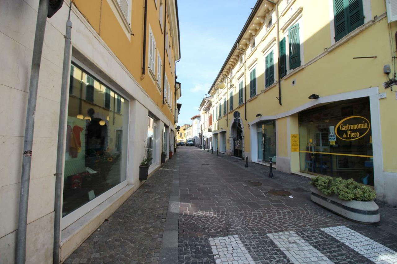 La Mansarda Di Juliette Apartment Desenzano del Garda Exterior foto