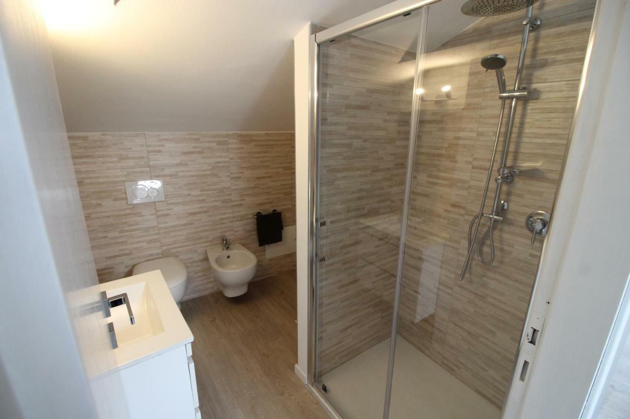 La Mansarda Di Juliette Apartment Desenzano del Garda Exterior foto