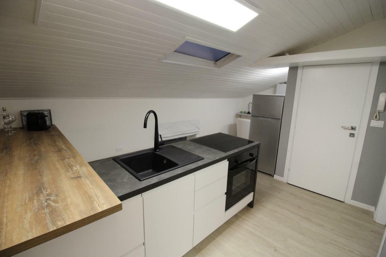 La Mansarda Di Juliette Apartment Desenzano del Garda Exterior foto