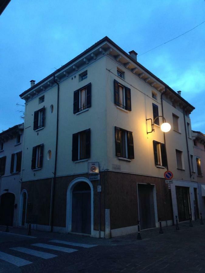 La Mansarda Di Juliette Apartment Desenzano del Garda Exterior foto