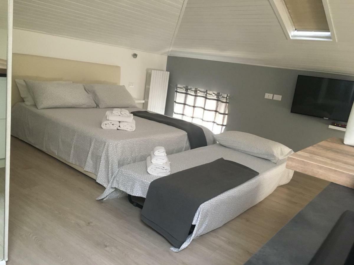 La Mansarda Di Juliette Apartment Desenzano del Garda Exterior foto