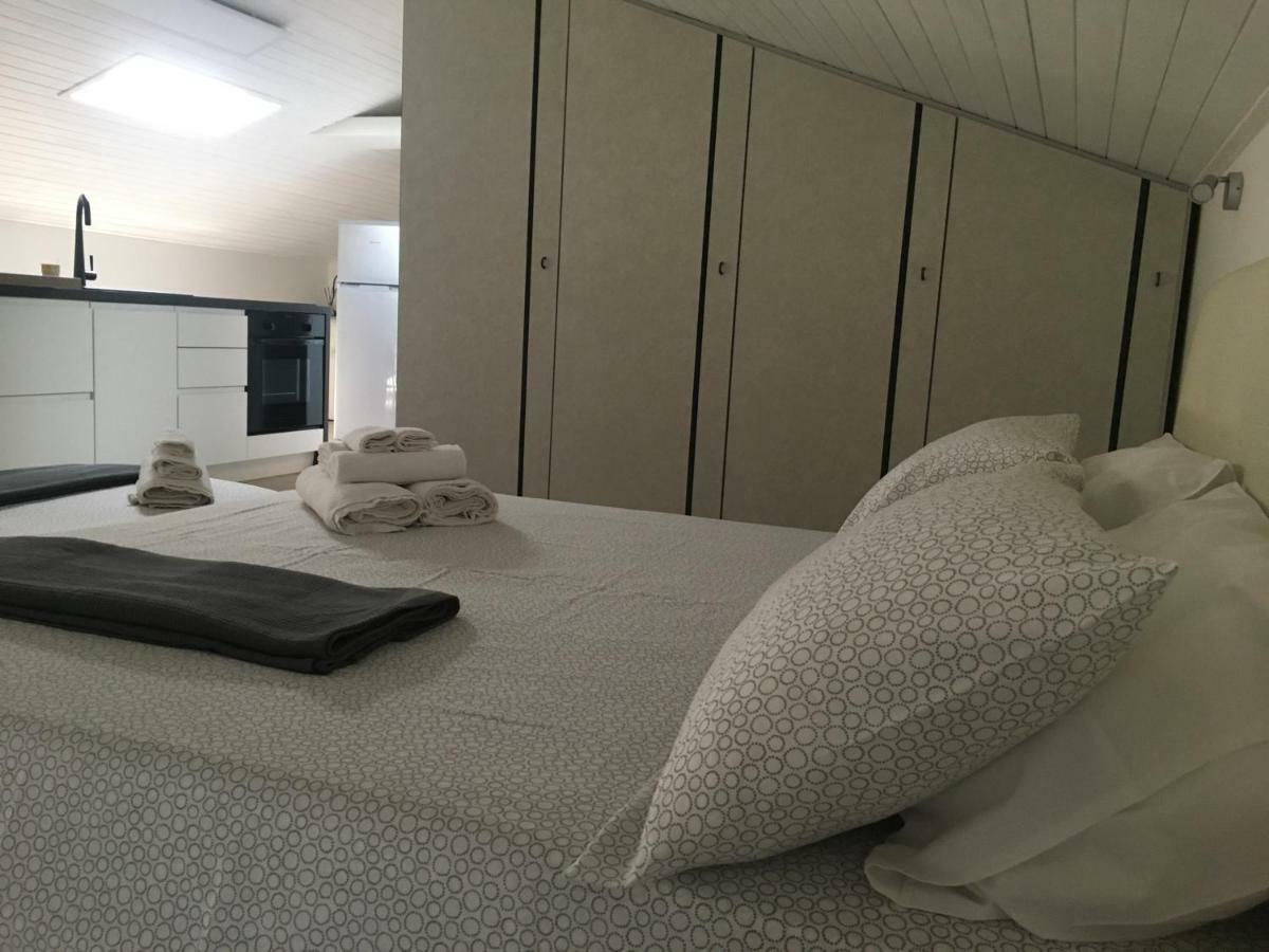 La Mansarda Di Juliette Apartment Desenzano del Garda Exterior foto